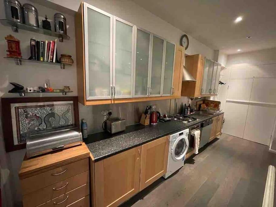 Large Studio Flat In Kensington London Eksteriør bilde