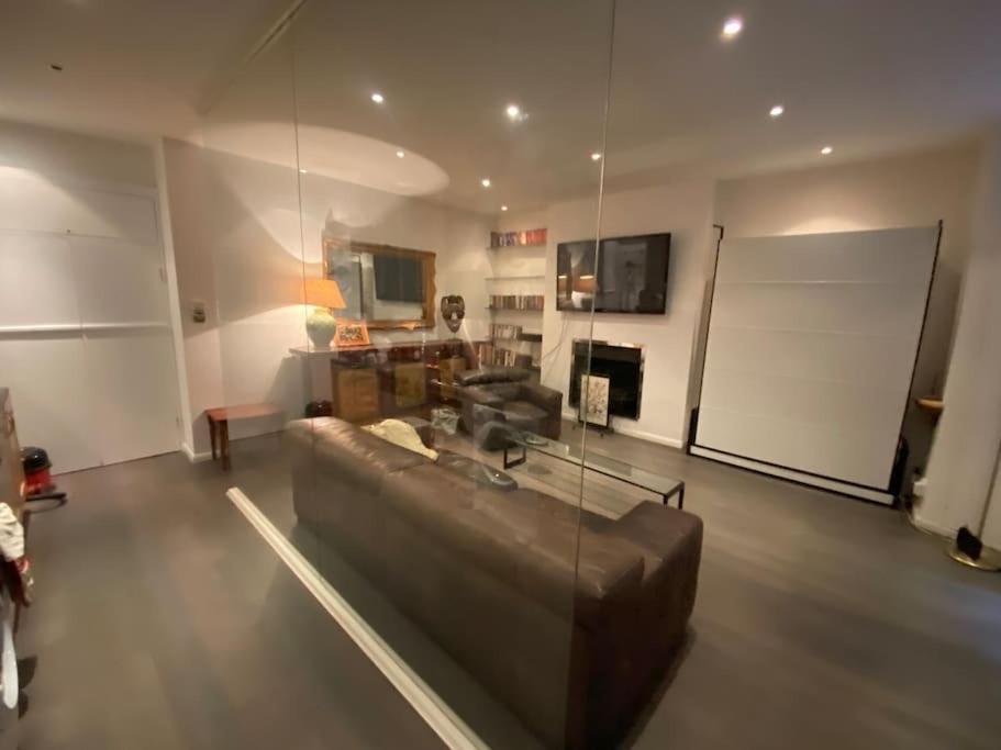 Large Studio Flat In Kensington London Eksteriør bilde