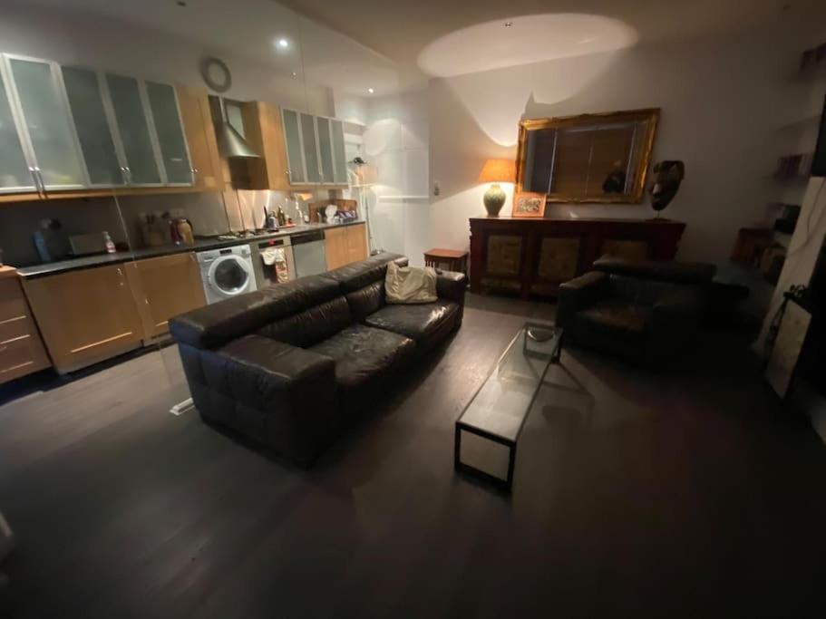 Large Studio Flat In Kensington London Eksteriør bilde