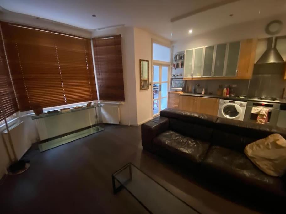 Large Studio Flat In Kensington London Eksteriør bilde