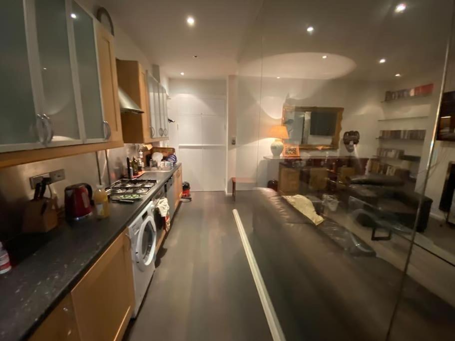 Large Studio Flat In Kensington London Eksteriør bilde
